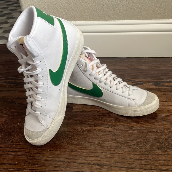Nike Blazer Mid ‘77 Sneaker - Picture 6 of 7